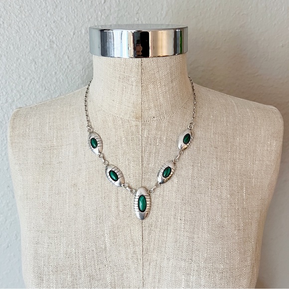Vintage NATIVE Southwestern Malachite & Sterling Silver Shadowbox Necklace - Picture 5 of 10